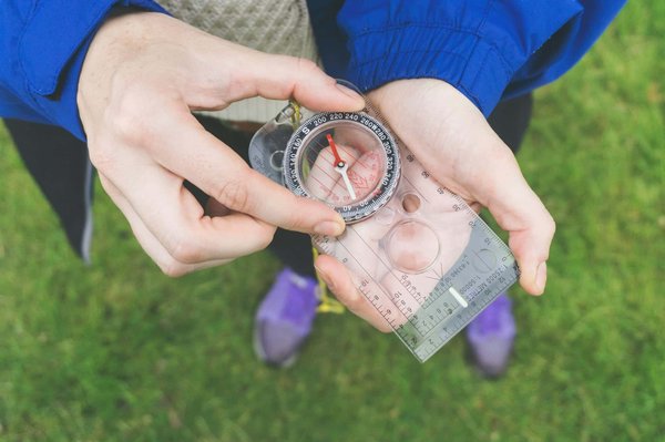 Comment planifier une visite des marchés nocturnes à Hanoi, Vietnam?